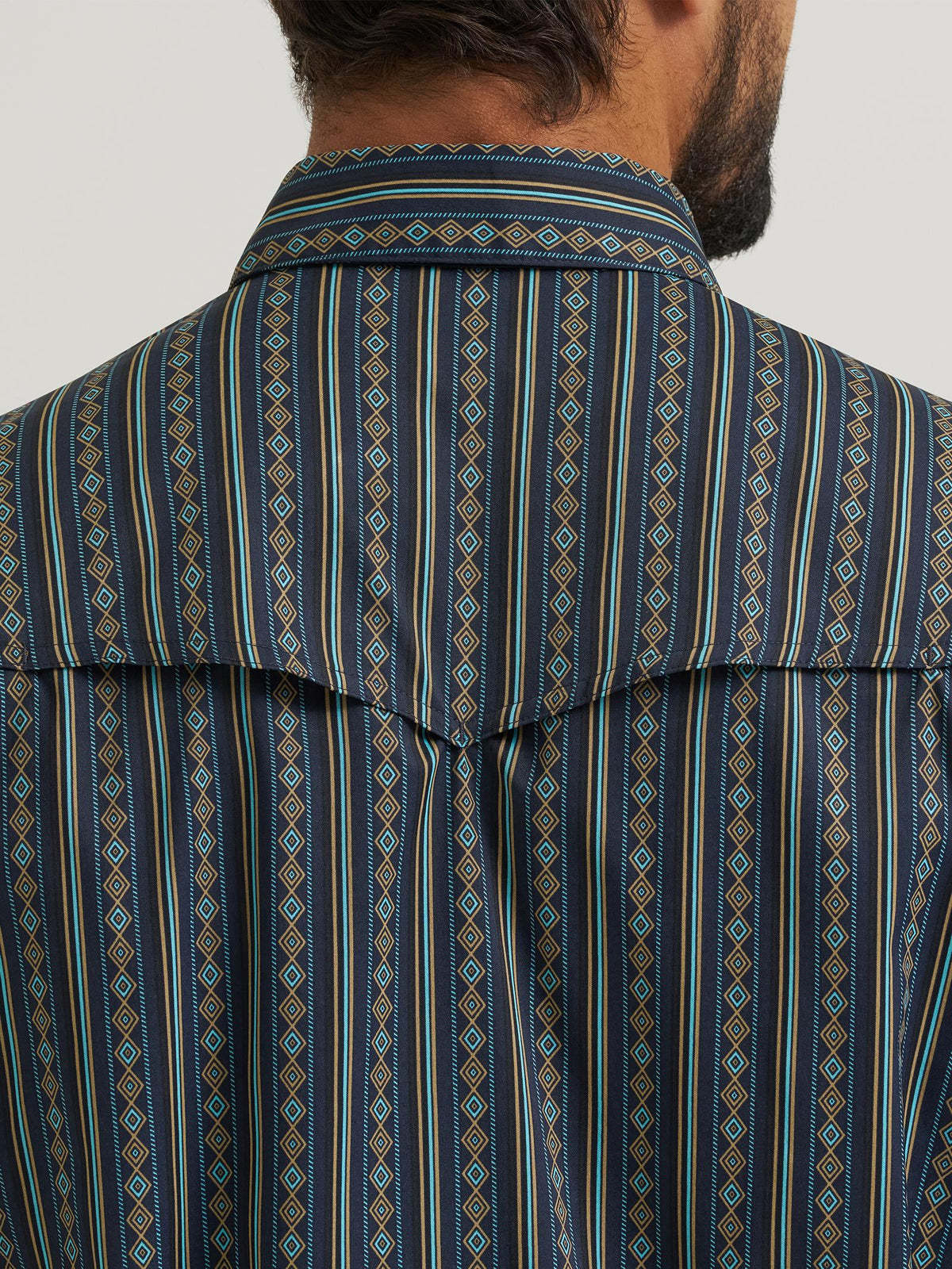 Wrangler Men's Long Sleeve Shirt Regular Fit Snaps Dark Sapphire Diamond Stripe