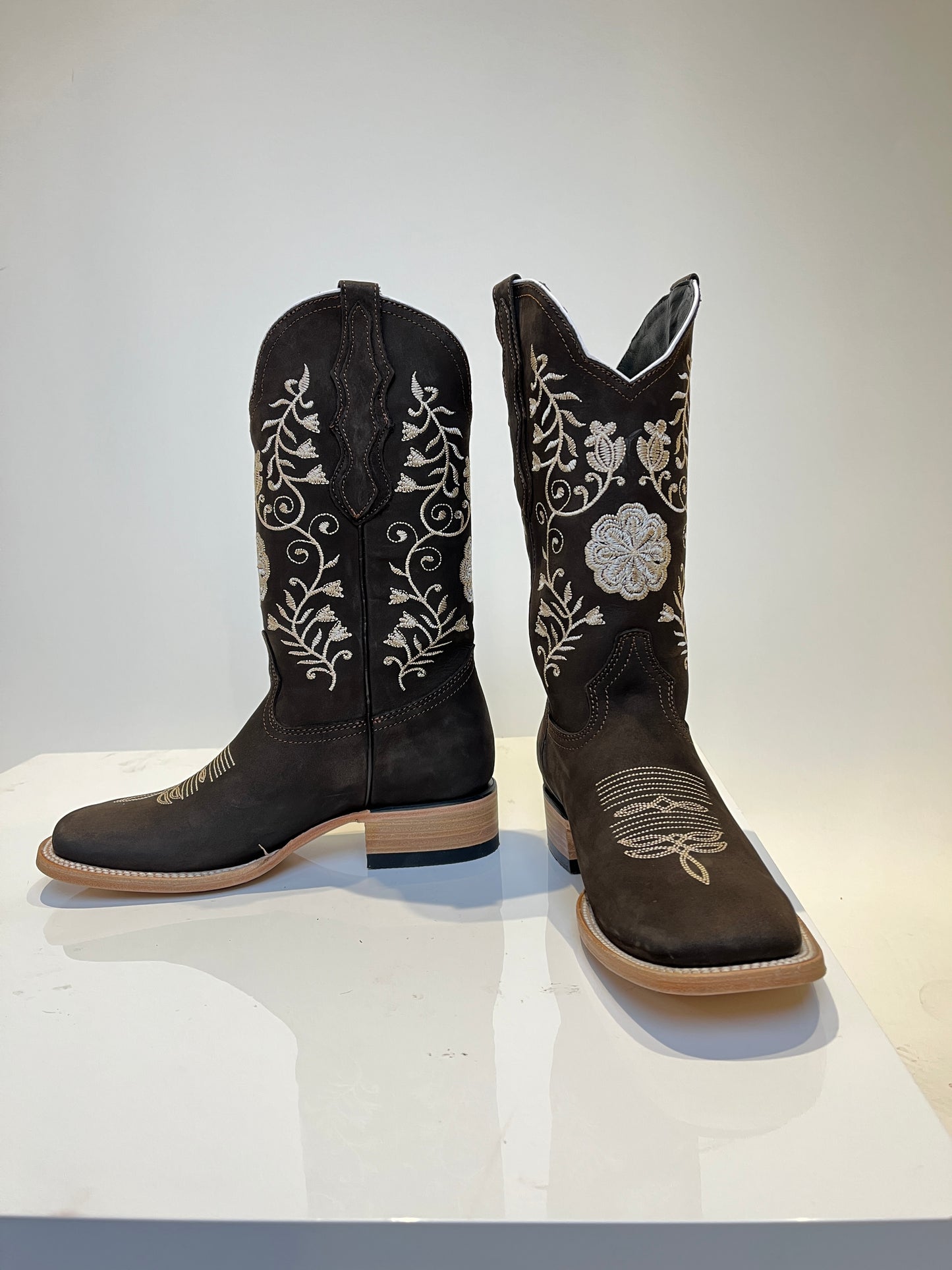 WDiam Rodeo F55 496-37