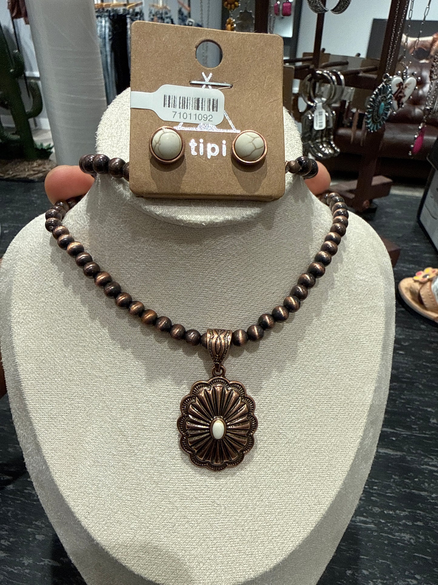 Tipi SS-2080 Necklace Set