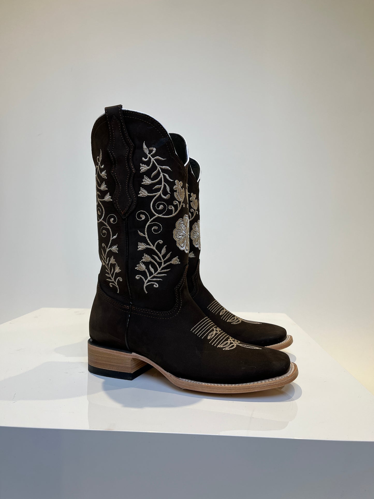 WDiam Rodeo F55 496-37