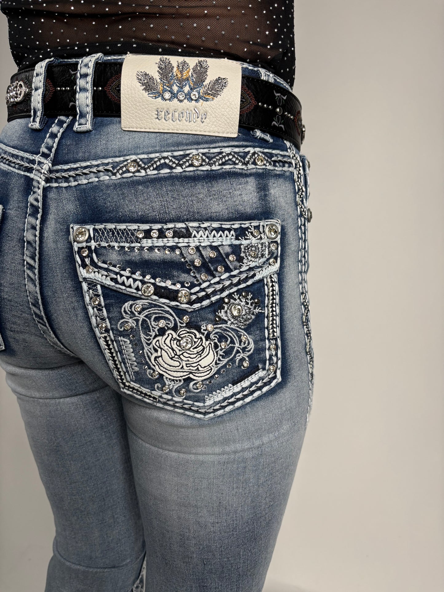 Women's Mid Rise Rose Rhinestone Stretch Bootcut Jeans - Xecondo
