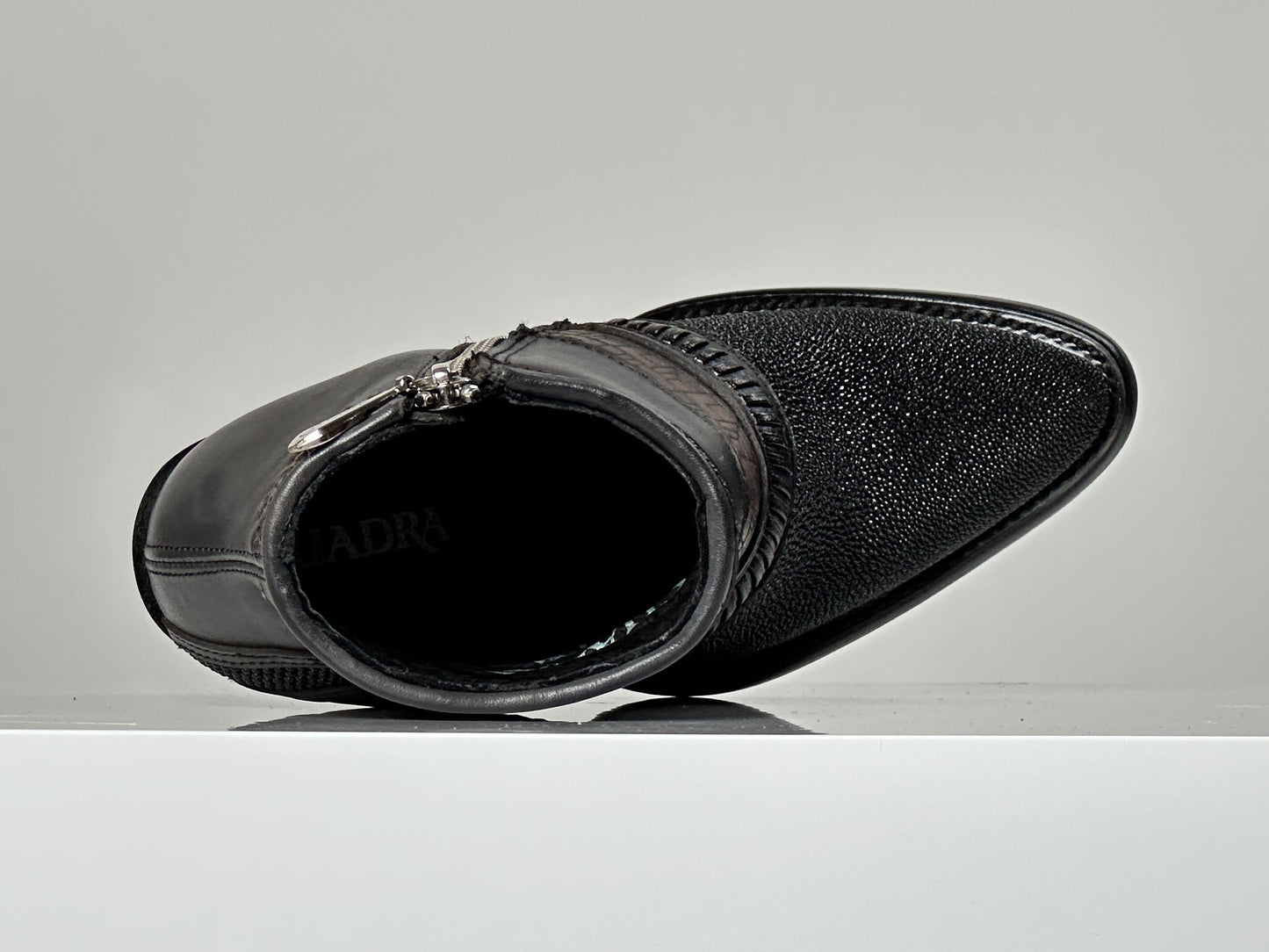 Cuadra Women's Black Stingray Laser Round Toe Boot