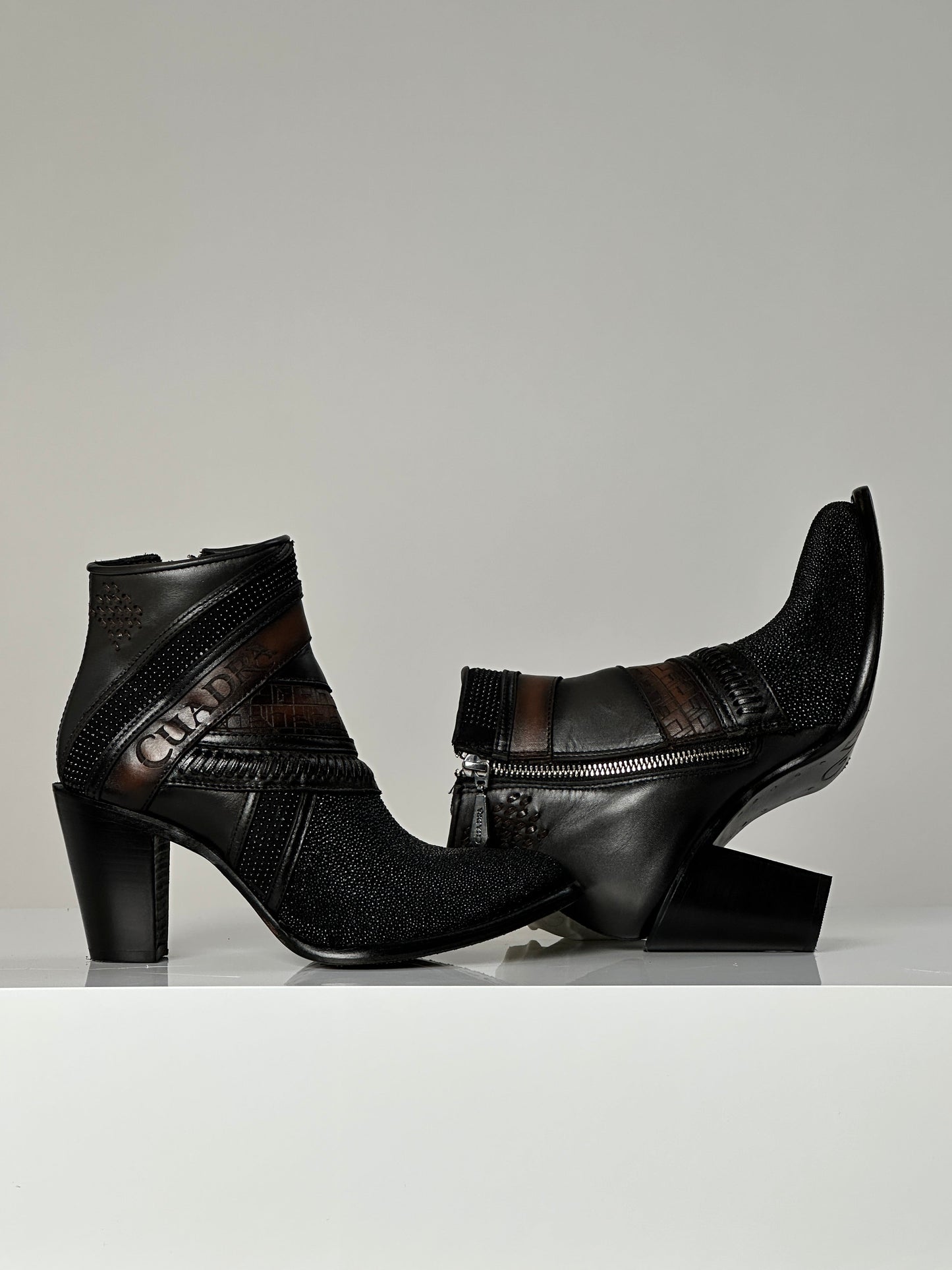 Cuadra Women's Black Stingray Laser Round Toe Boot