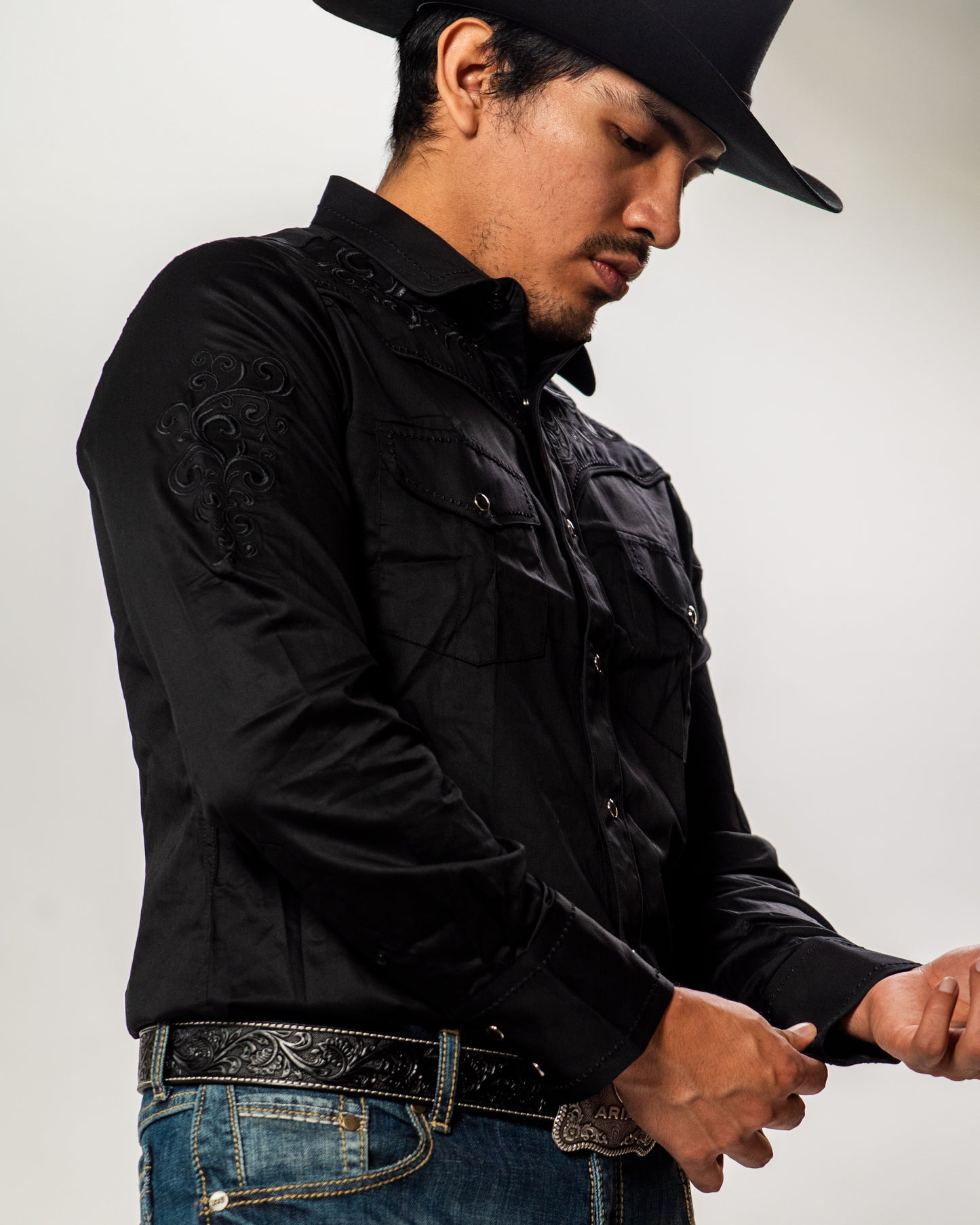 Men's Embroidered Snap Button Western Long Sleeve Shirt - Pavini