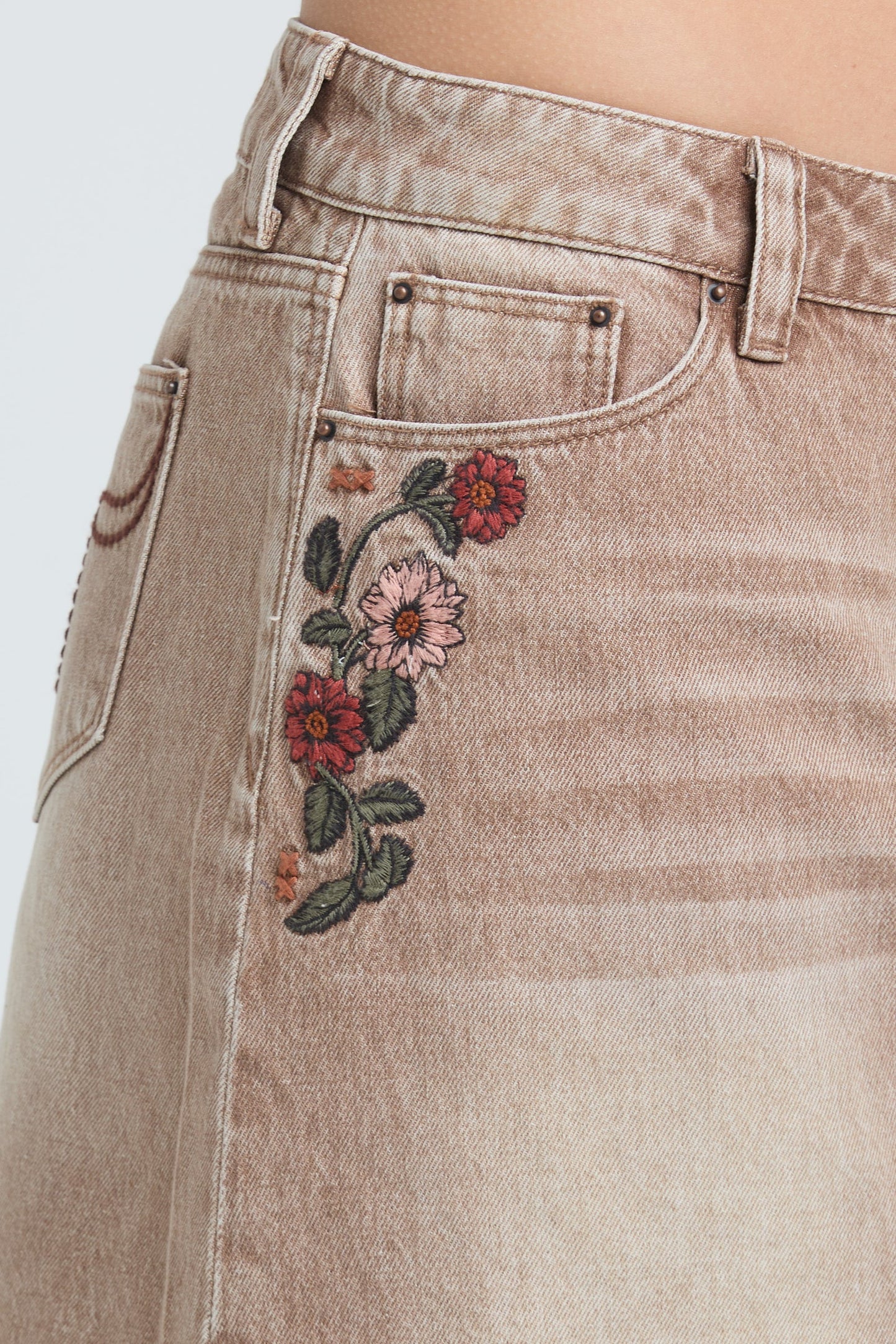 Grace in LA Women’s Camel Embroidered Skirt